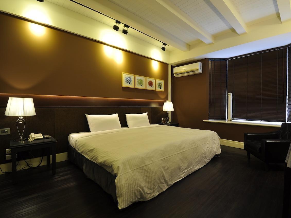 Young Motel Taitung Bagian luar foto