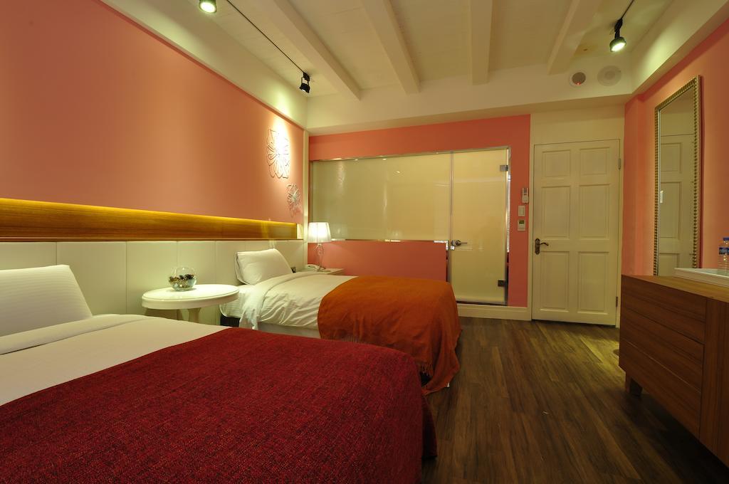 Young Motel Taitung Ruang foto