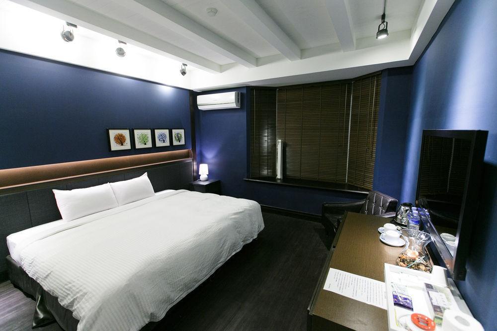 Young Motel Taitung Bagian luar foto