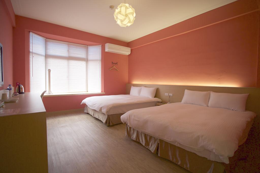 Young Motel Taitung Bagian luar foto