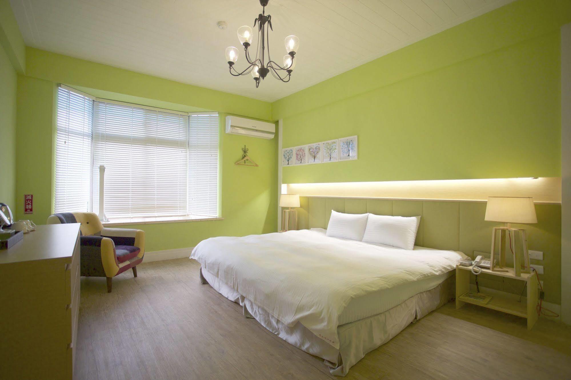 Young Motel Taitung Bagian luar foto