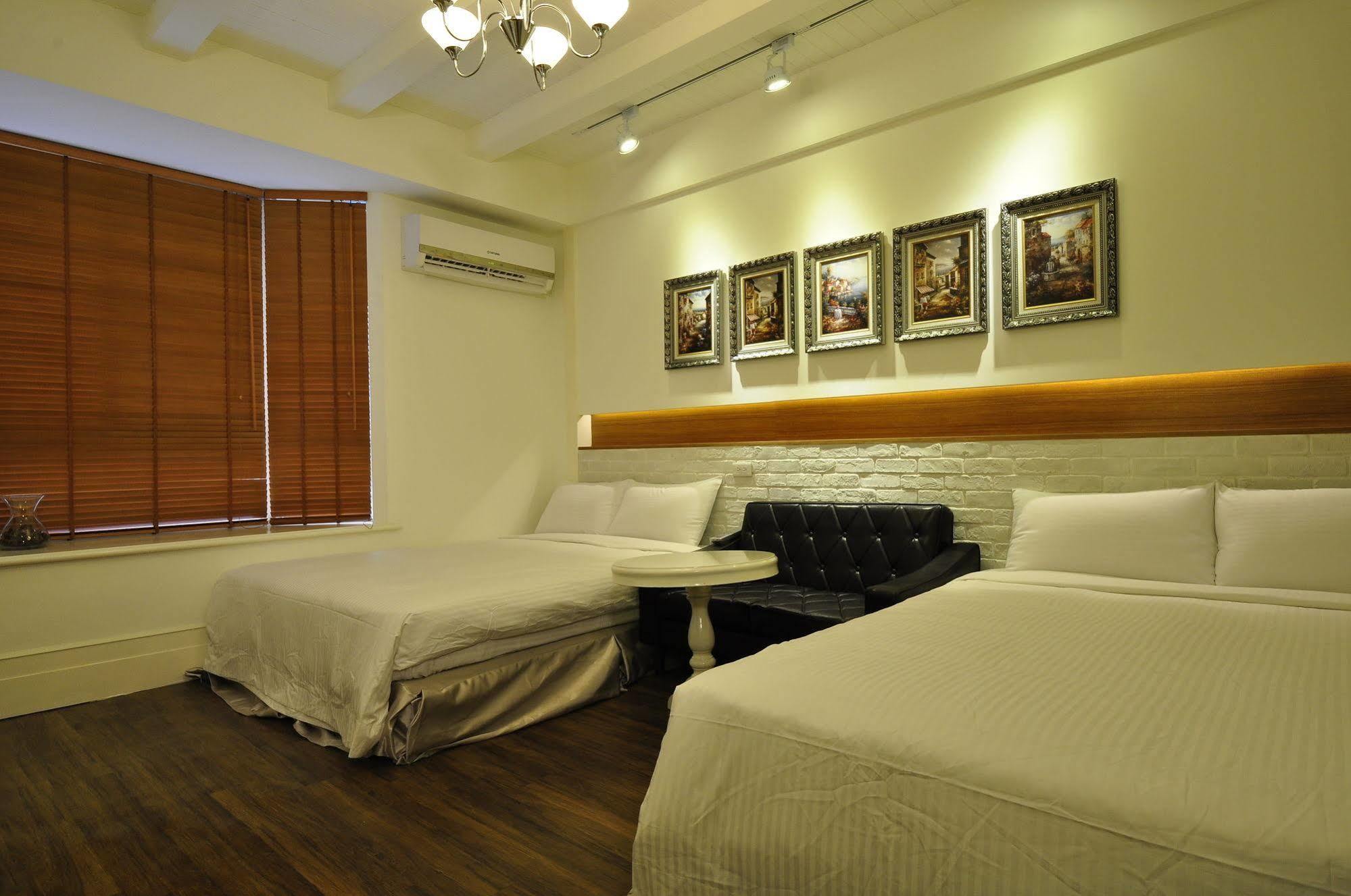 Young Motel Taitung Bagian luar foto